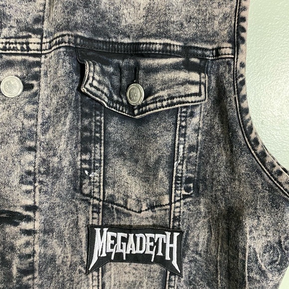 EUC ACID WASH DEMOLITION DENIM VEST WITH PATCHES. SLEEVELESS. COLAR. - Picture 7 of 9